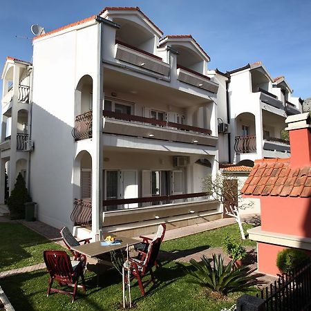 Apartments In Beautiful Split Подстрана Номер фото