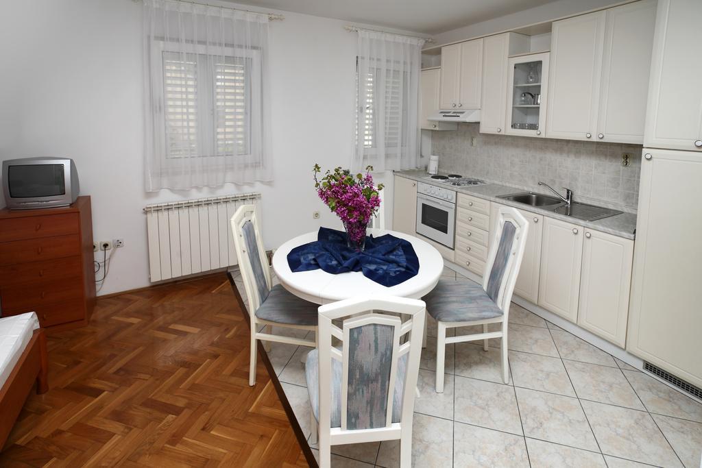Apartments In Beautiful Split Подстрана Номер фото
