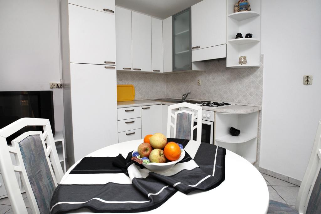 Apartments In Beautiful Split Подстрана Номер фото
