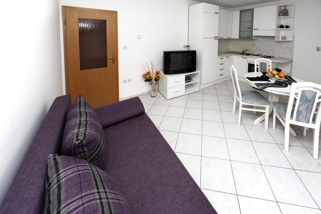 Apartments In Beautiful Split Подстрана Номер фото