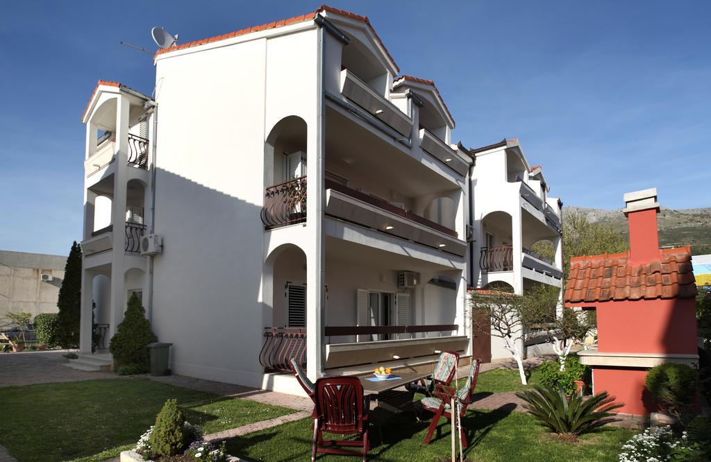 Apartments In Beautiful Split Подстрана Номер фото